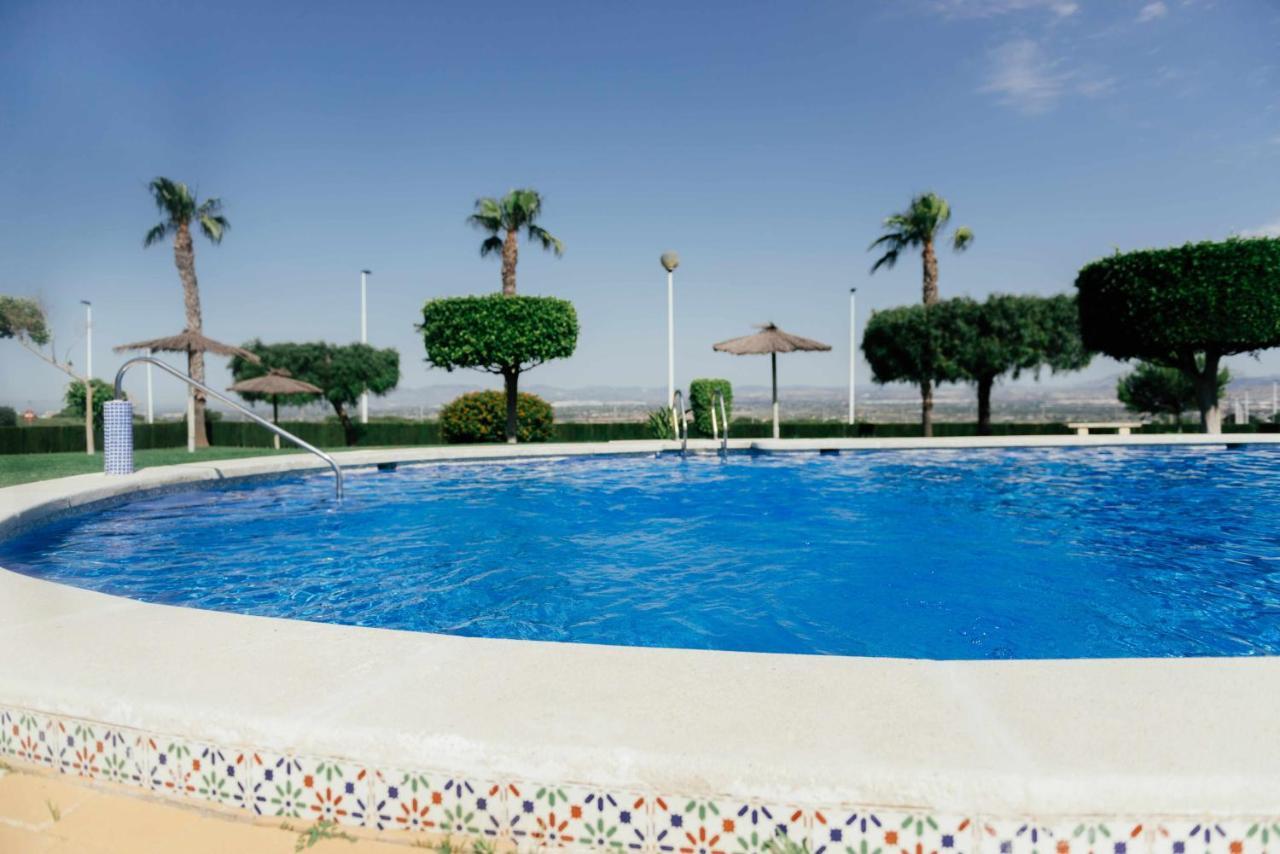 Stunning 2 Bedroom Apartment With Pool View Аликанте Экстерьер фото